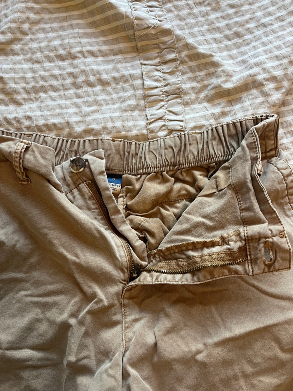 Old Navy Khaki Casual Shorts - Picture 3 of 5